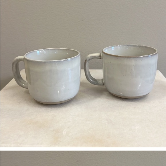 Hearth & Hand by Magnolia Red Tree Christmas Holiday 4 Mugs Like New - Picture 4 of 5